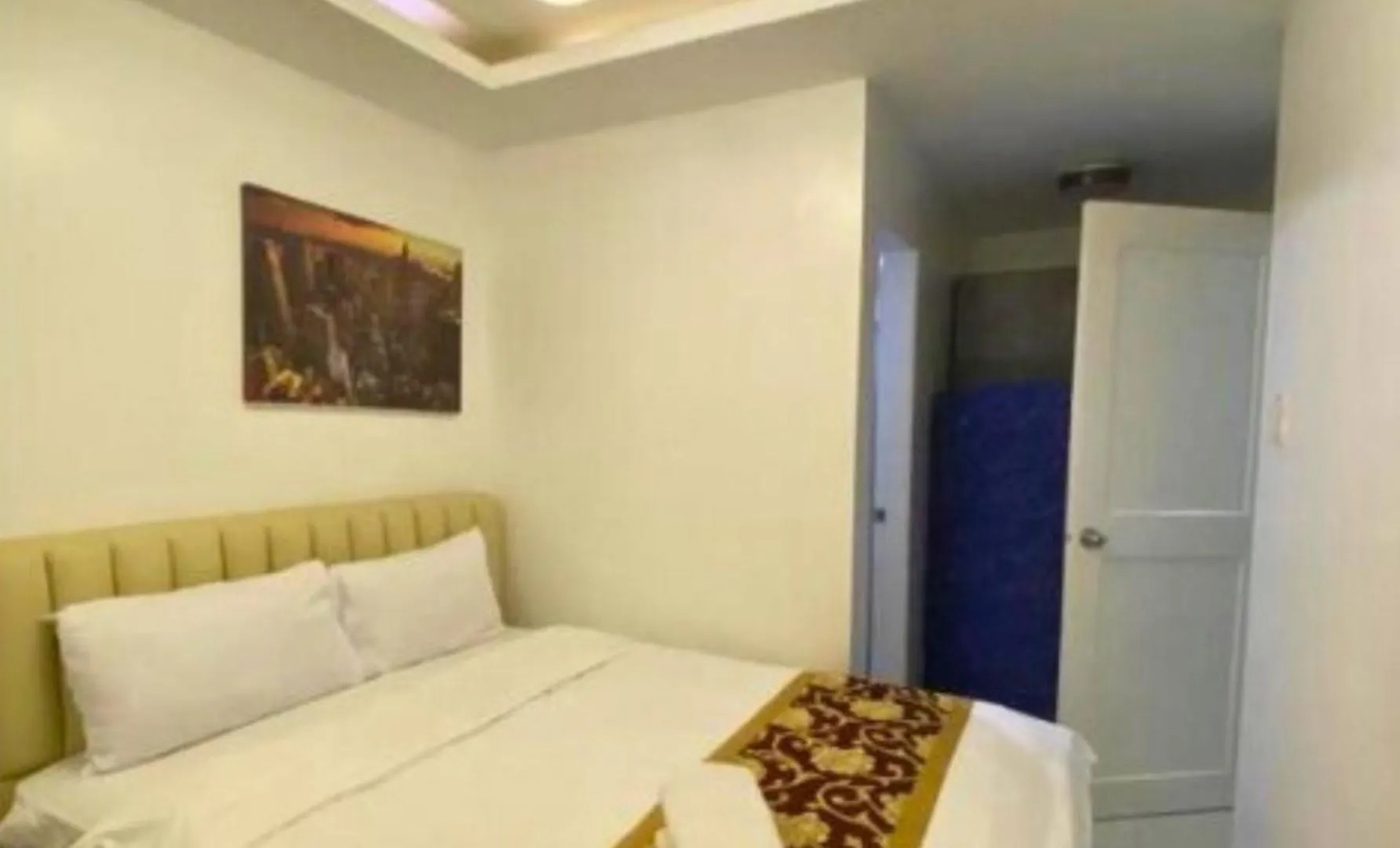 Family Room Staycation: Heart of Manila with Balcony and Pool Access