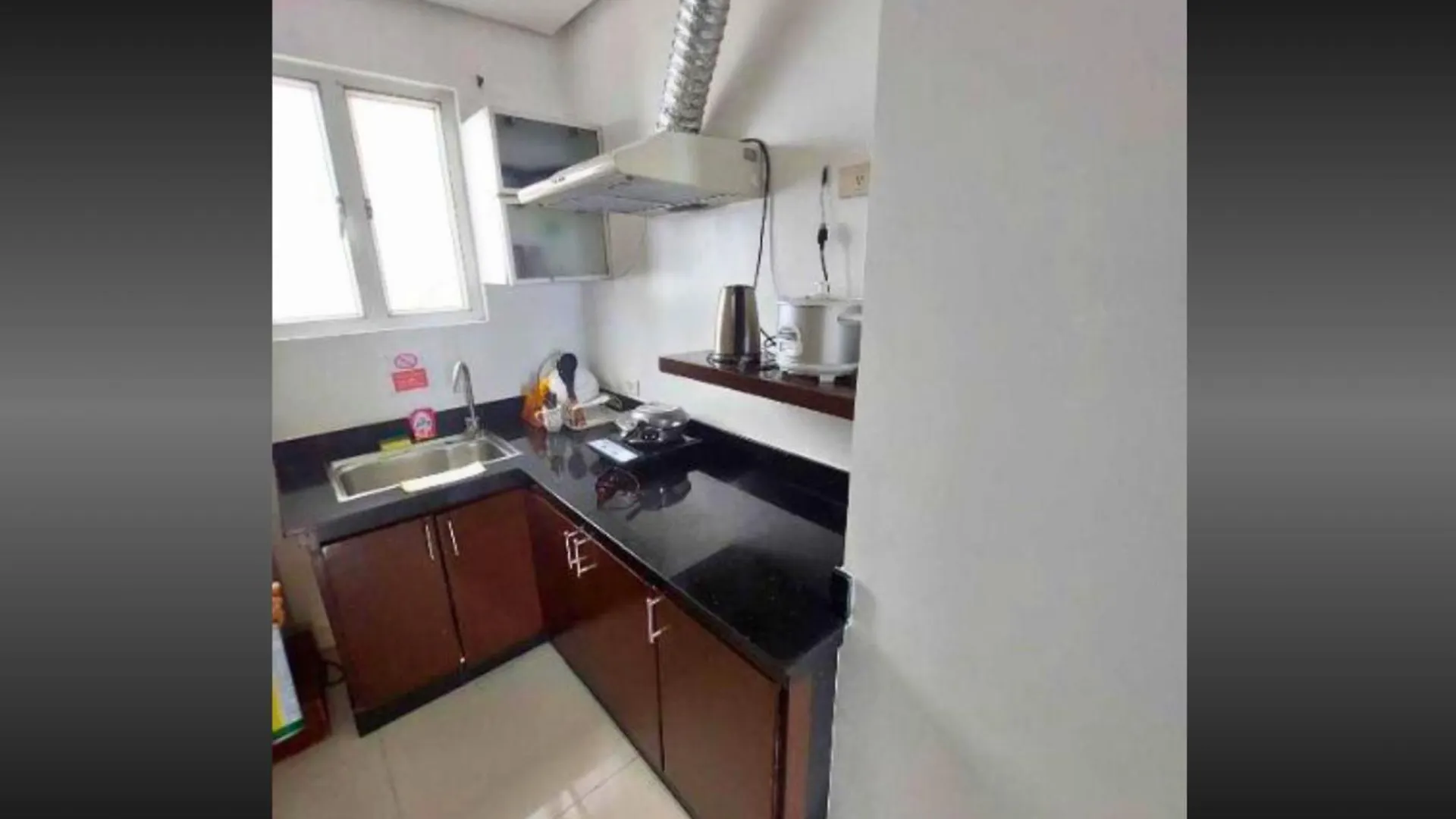 Family Room Staycation: Heart of Manila with Balcony and Pool Access 0*,  Philippines