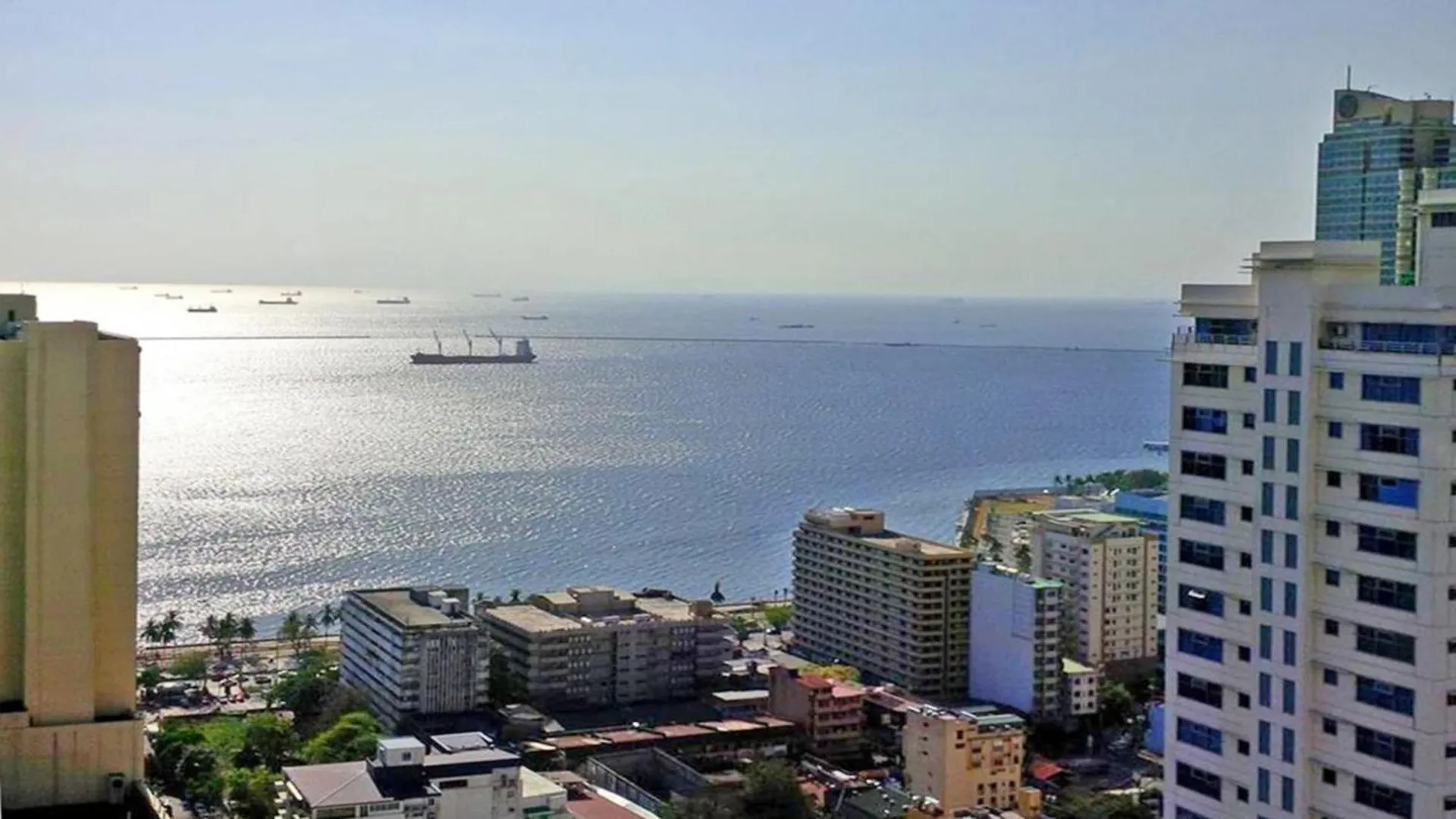 Family Room Staycation: Heart of Manila with Balcony and Pool Access Philippines
