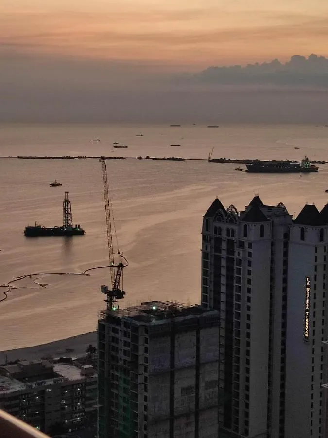 Family Room Staycation In The Heart Of Manila, With 2 Balcony Plus 40 Percent Promo Discount Plus Free Pool Access, Plus Free Sauna Promo In Manila Bay, Robinsons Place, Ermita, Pgh, Bellagio, Up Pedrogil, Staycation Updated 2025 Price 0*,