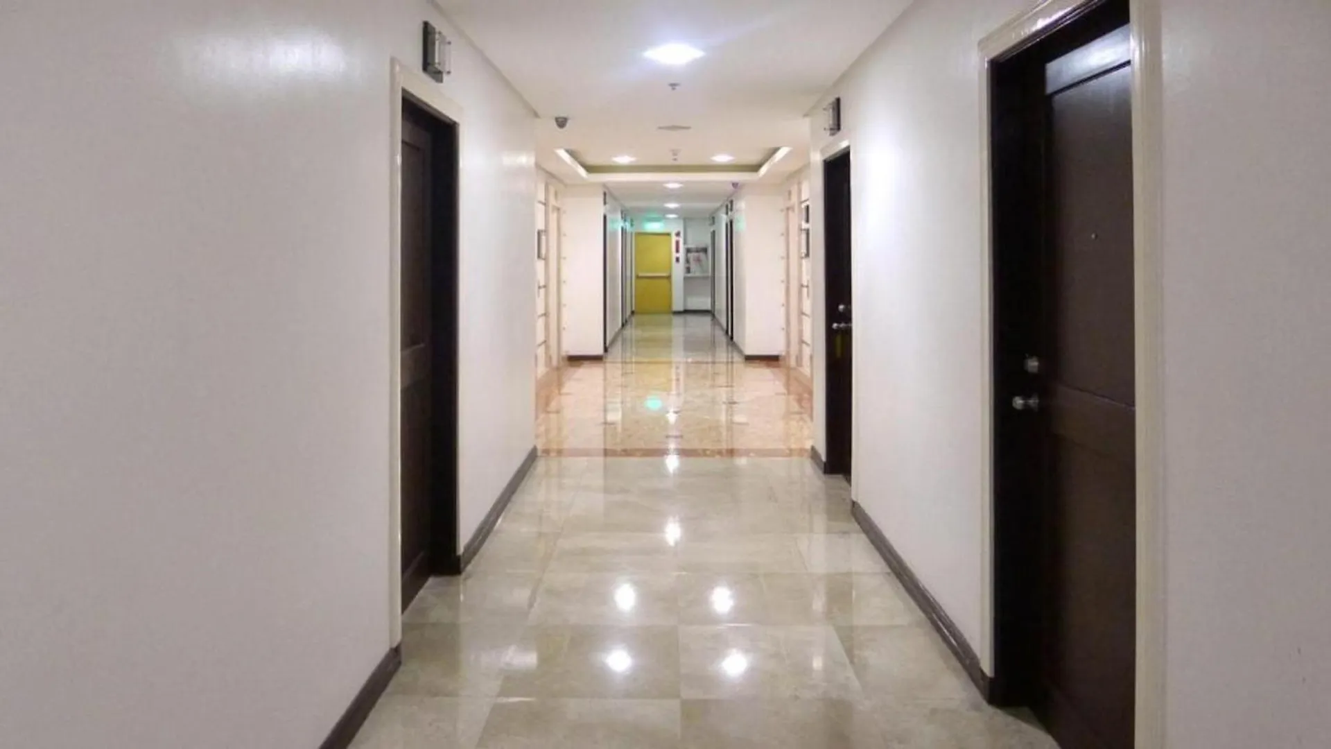 Hotel Family Room Staycation In The Heart Of Manila, With 2 Balcony Plus 40 Percent Promo Discount Plus Free Pool Access, Plus Free Sauna Promo In Manila Bay, Robinsons Place, Ermita, Pgh, Bellagio, Up Pedrogil, Staycation Updated 2025 Price