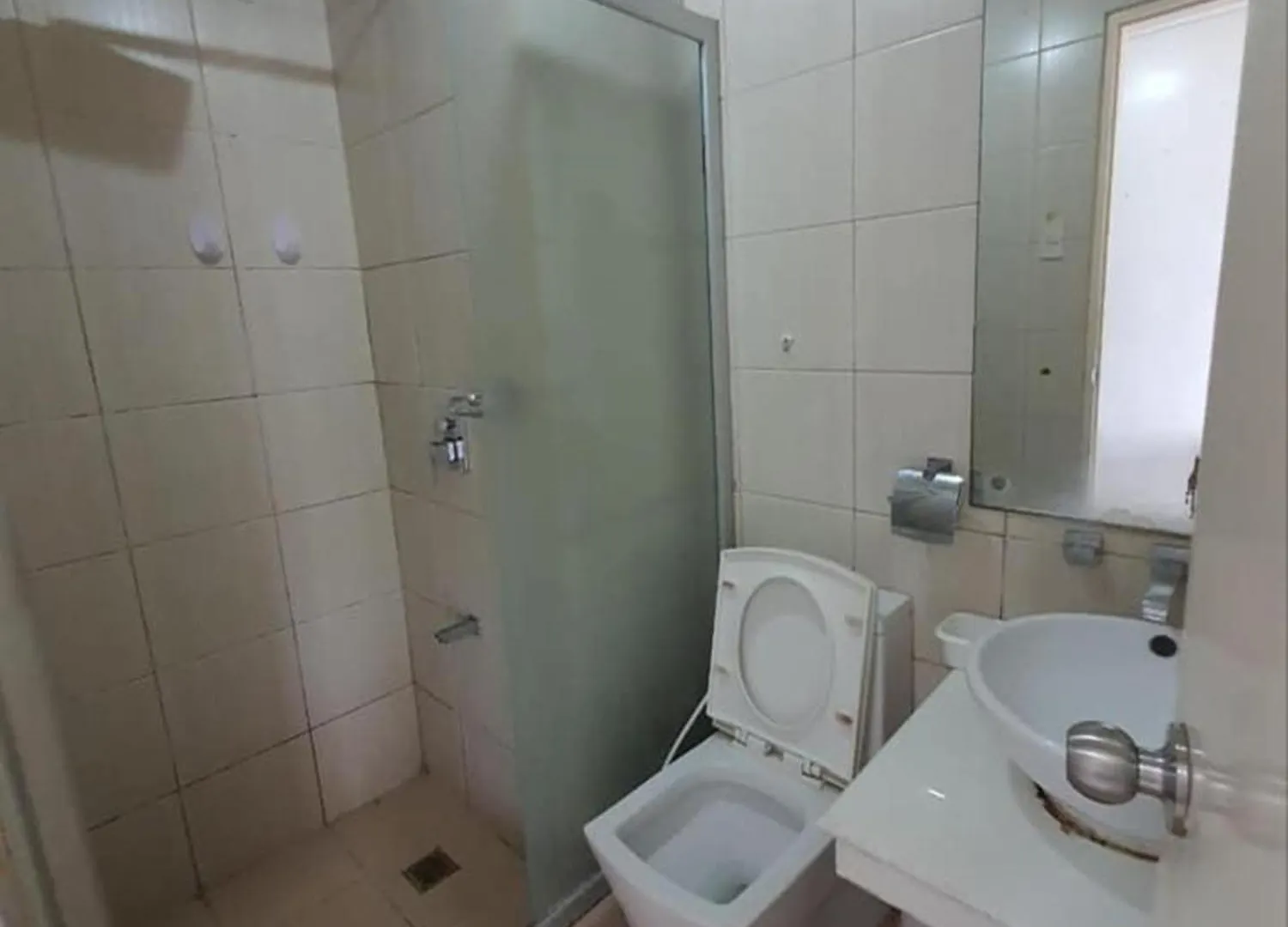Hotel Family Room Staycation In The Heart Of Manila, With 2 Balcony Plus 40 Percent Promo Discount Plus Free Pool Access, Plus Free Sauna Promo In Manila Bay, Robinsons Place, Ermita, Pgh, Bellagio, Up Pedrogil, Staycation Updated 2025 Price