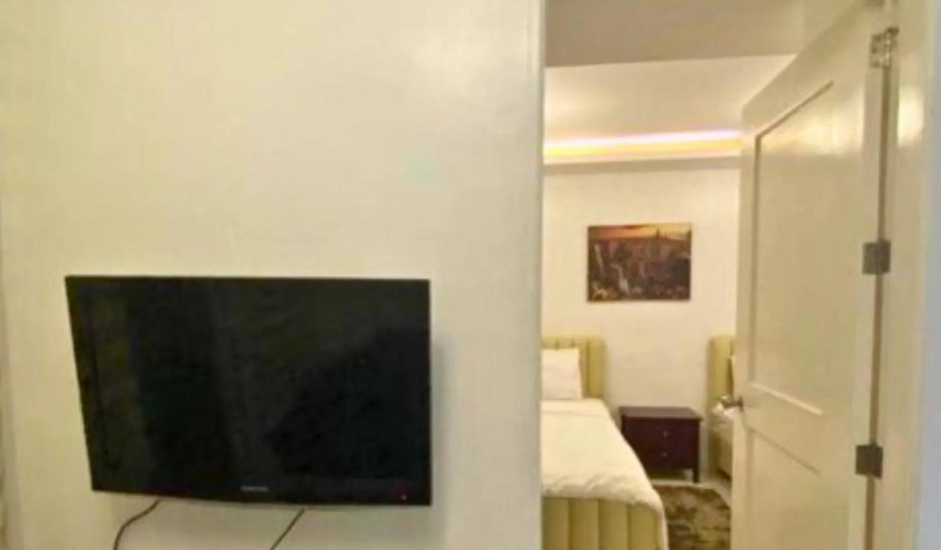 Family Room Staycation In The Heart Of Manila, With 2 Balcony Plus 40 Percent Promo Discount Plus Free Pool Access, Plus Free Sauna Promo In Manila Bay, Robinsons Place, Ermita, Pgh, Bellagio, Up Pedrogil, Staycation Updated 2025 Price 0*,